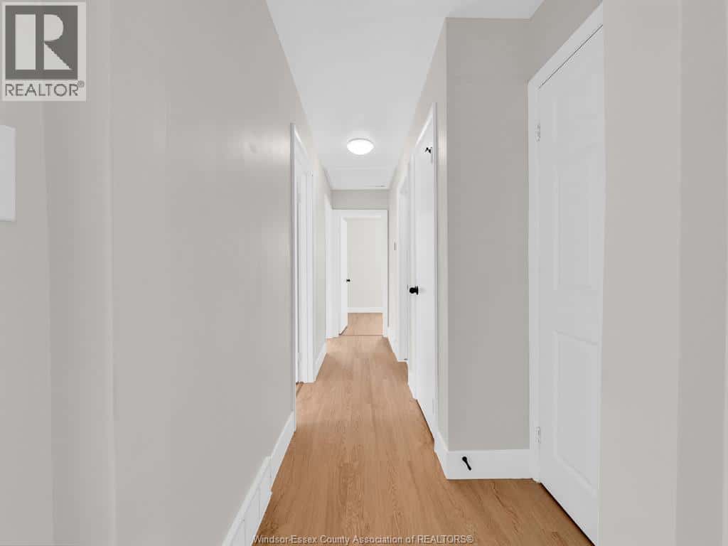 Windsor — Windsor - Photo 5 of 44