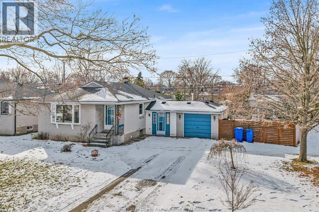 Windsor — Windsor - Photo 4 of 44