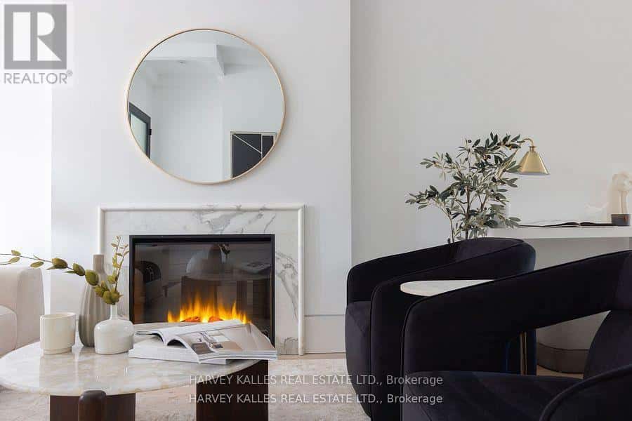 Toronto (Trinity-Bellwoods) — Toronto (Trinity-Bellwoods) - Photo 3 of 20