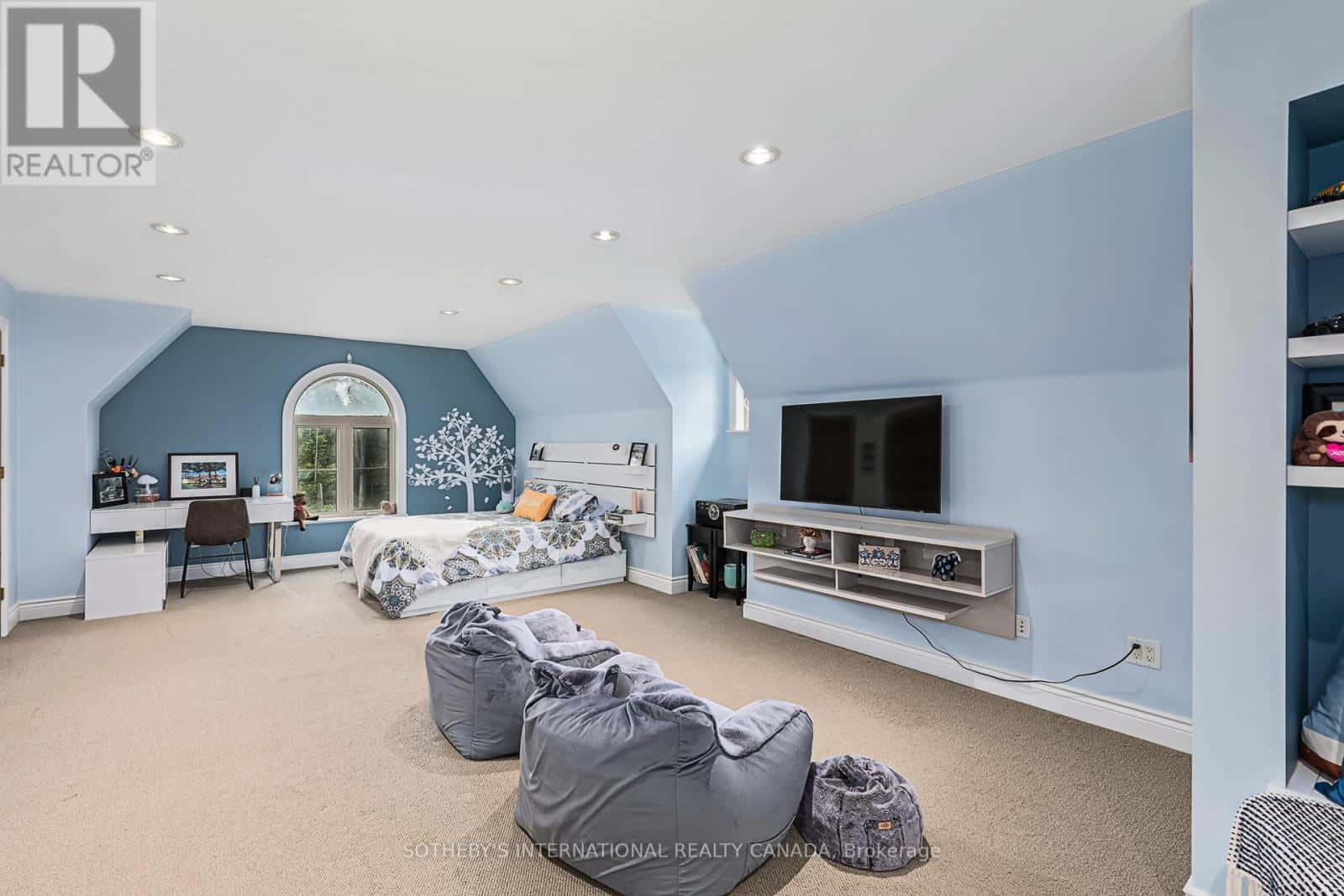 Blue Mountains — Blue Mountains - Photo 3 of 50