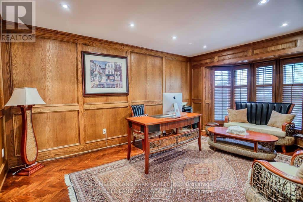 Markham (Bayview Glen) — Markham (Bayview Glen) - Photo 4 of 20