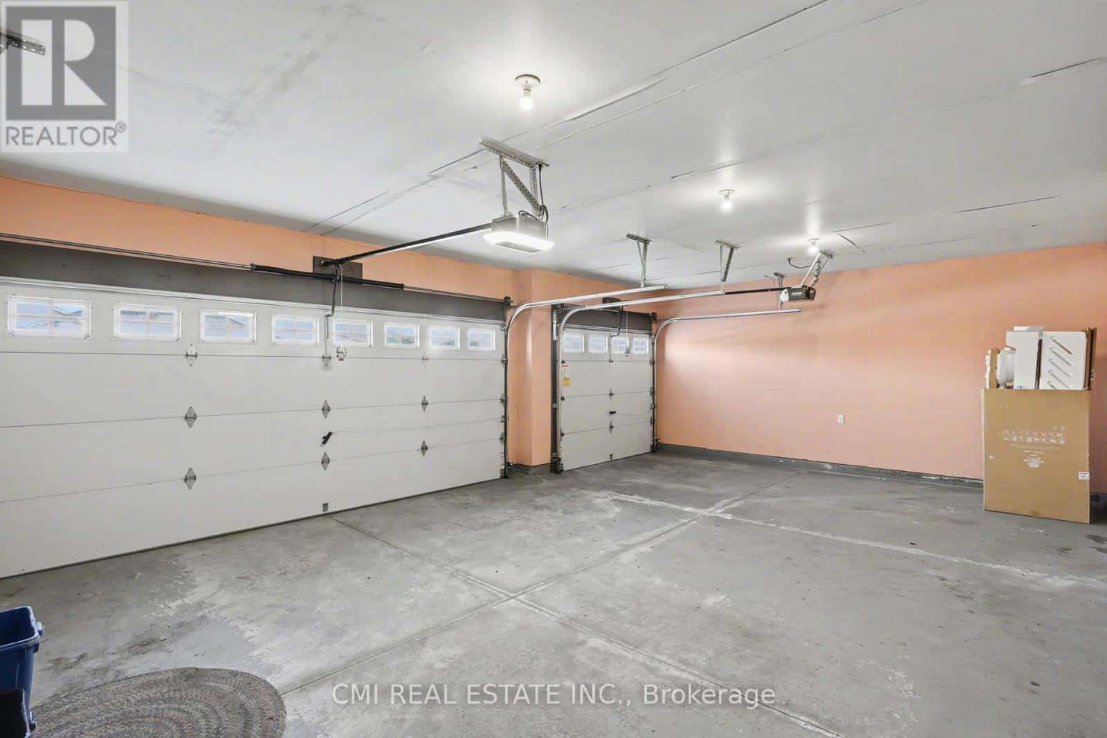 45 HELEN DRIVE — Haldimand - Photo 2 of 49