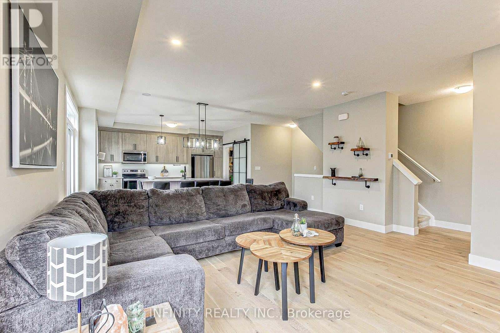 London East (East D) — London East (East D) - Photo 3 of 35