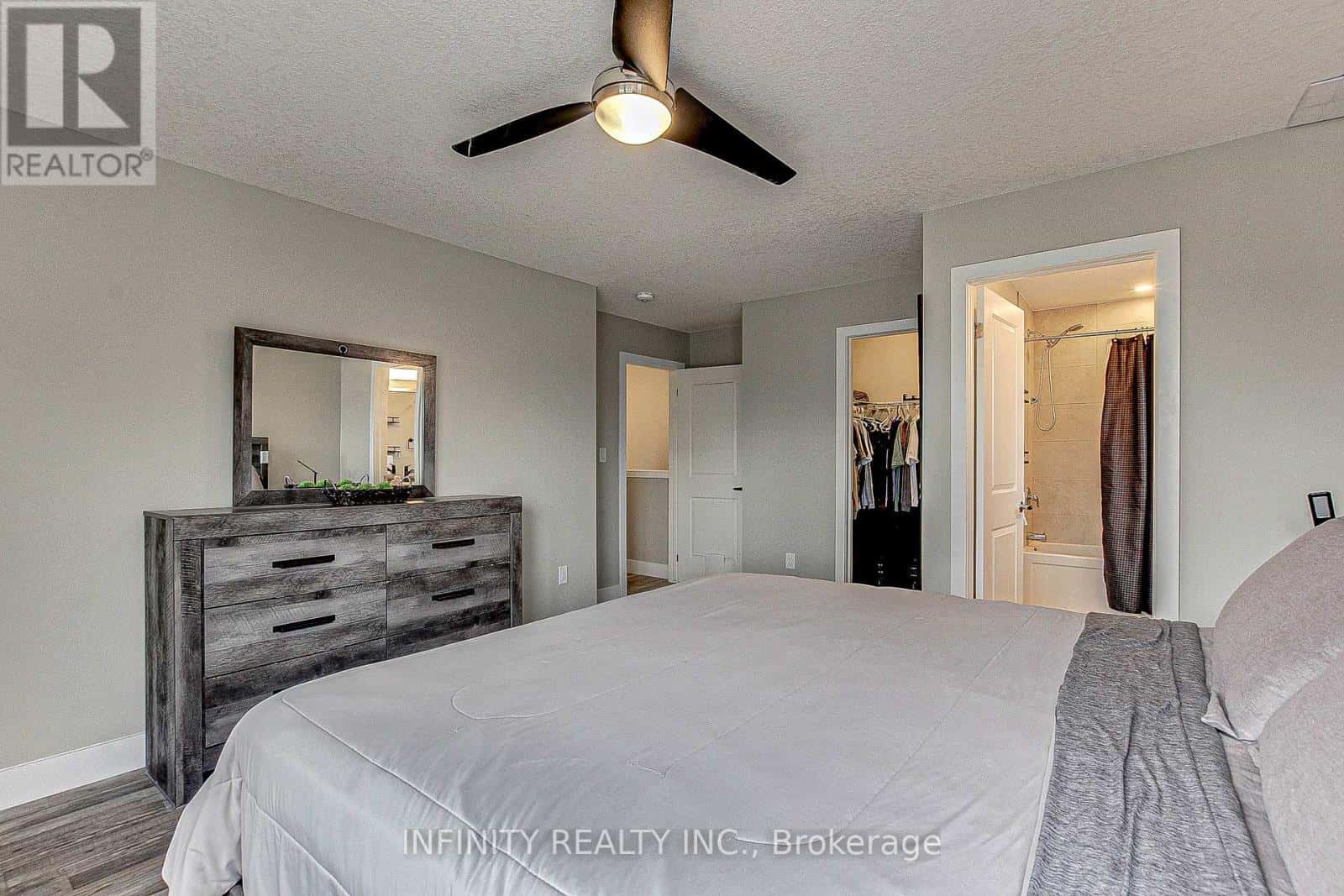 London East (East D) — London East (East D) - Photo 2 of 35