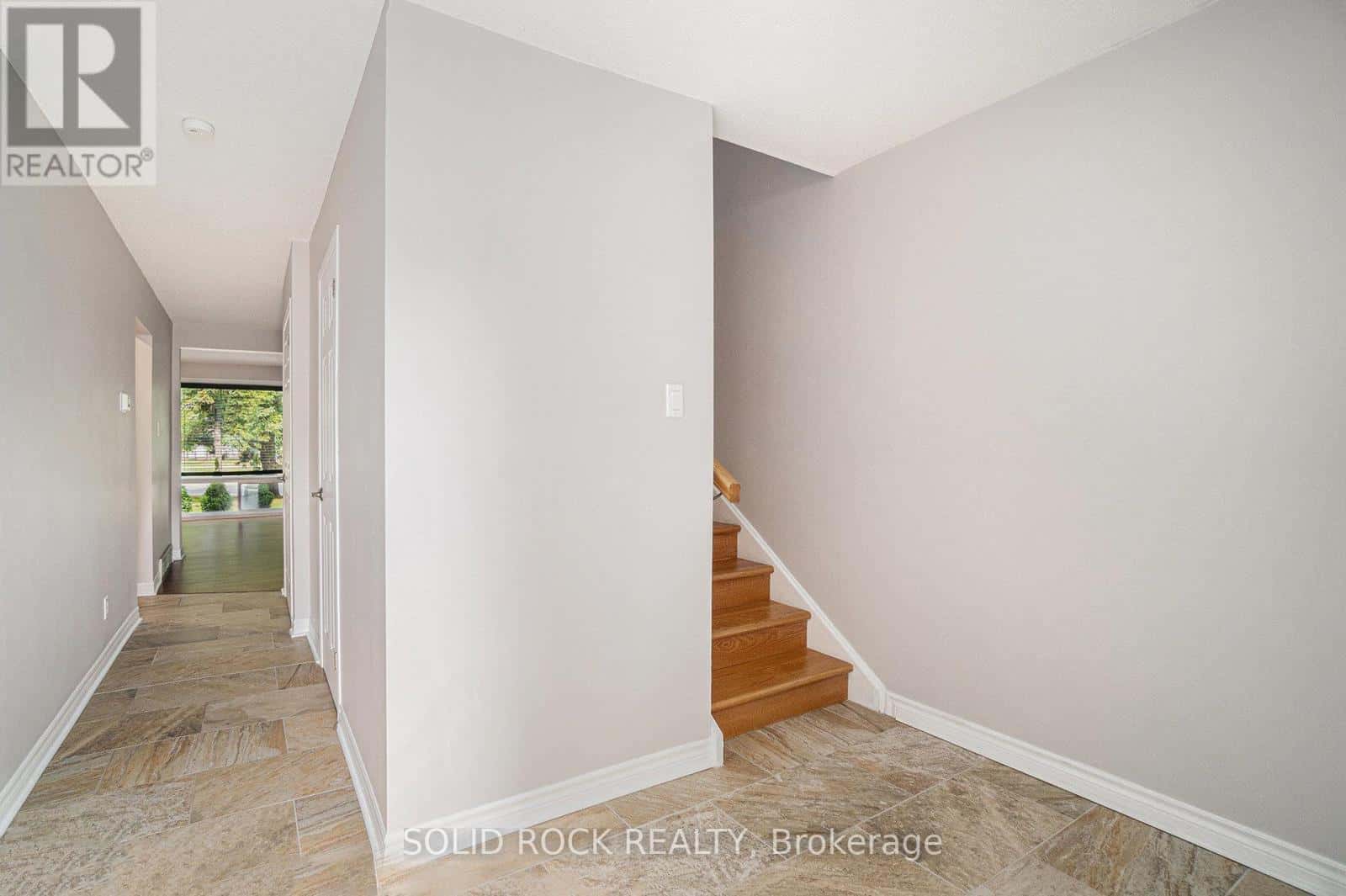 34 - 4573 CARRINGTON PLACE — Ottawa, Ontario - Photo 2 of 29