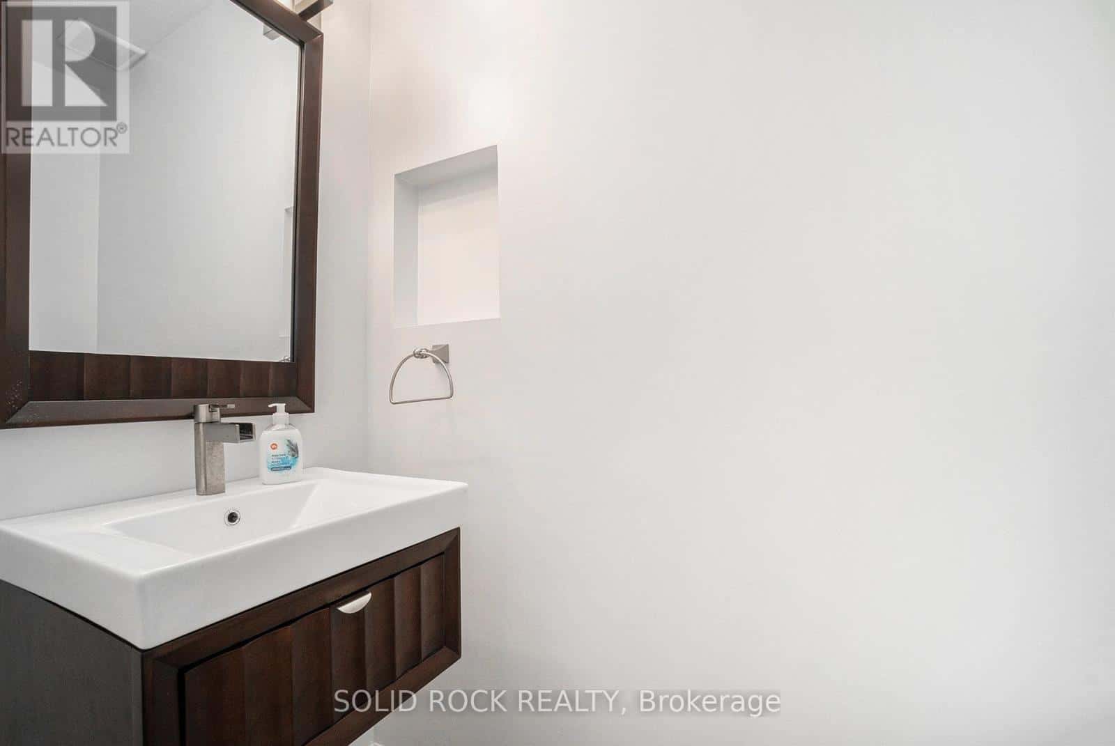 34 - 4573 CARRINGTON PLACE — Ottawa, Ontario - Photo 4 of 29