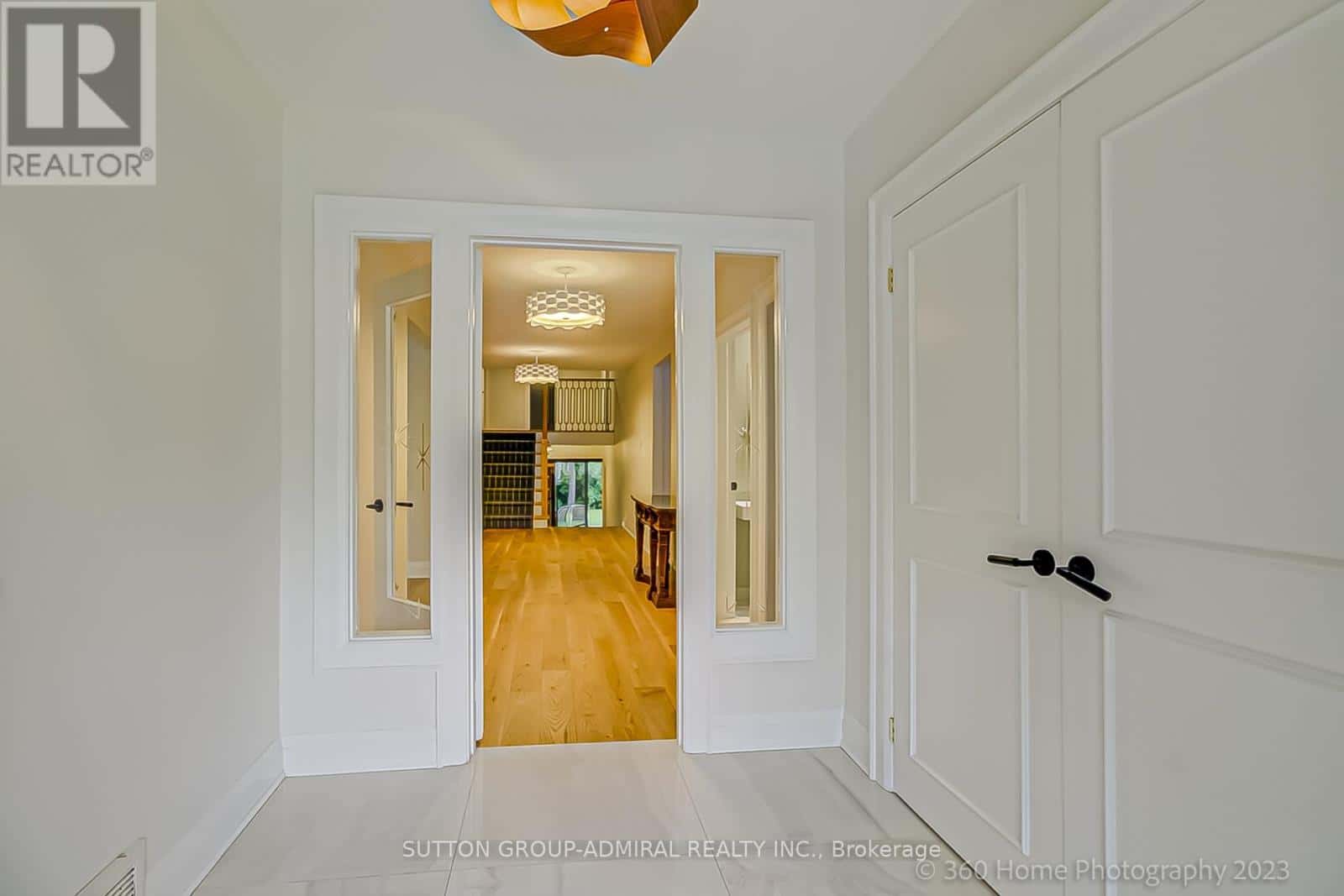 Toronto (Bathurst Manor) — Toronto (Bathurst Manor) - Photo 3 of 48