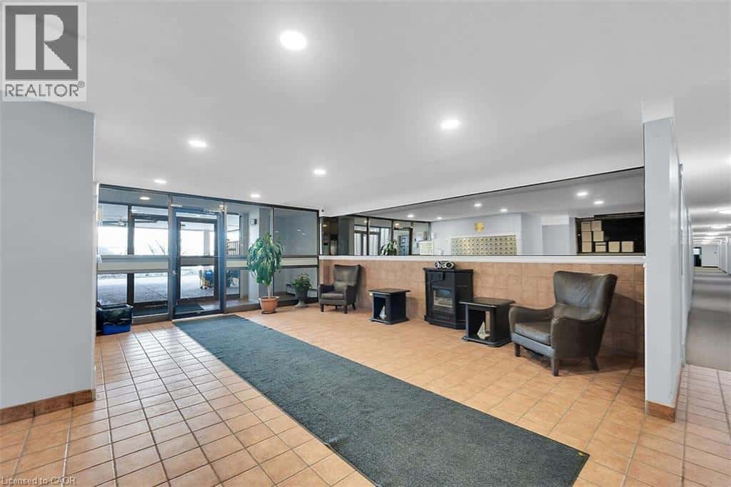 Hamilton — Hamilton - Photo 4 of 31