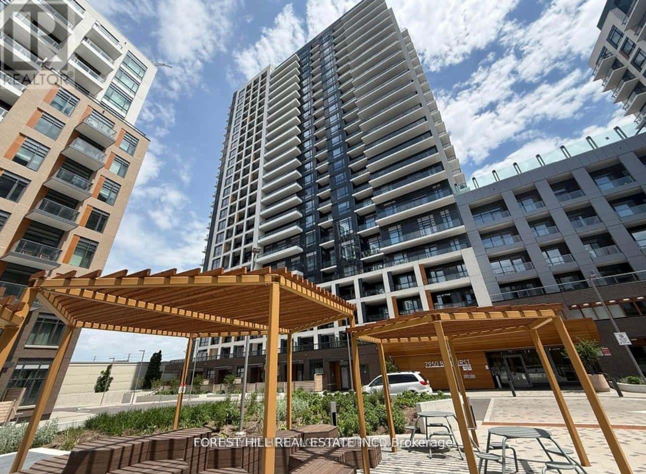 Vaughan (Beverley Glen) — Vaughan (Beverley Glen) - Photo 5 of 14