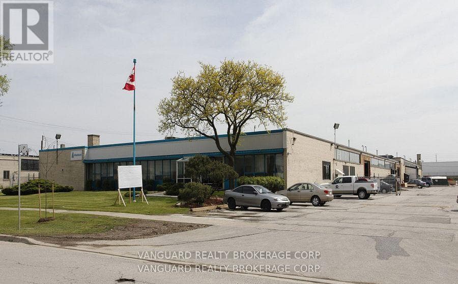 33 RACINE ROAD — Toronto (West Humber-Clairville) - Main photo