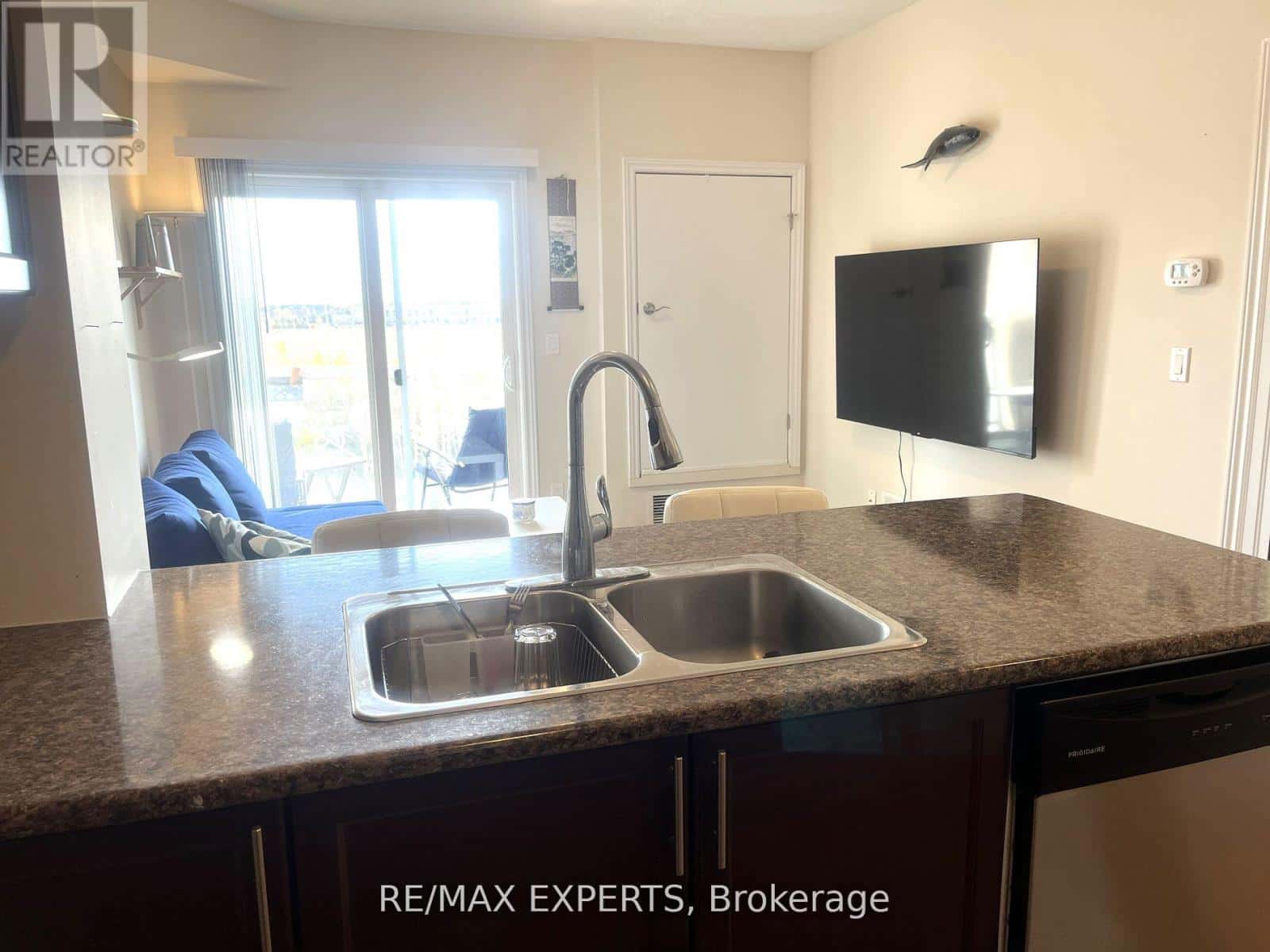 Milton (CL Clarke) — Milton (CL Clarke) - Photo 3 of 12