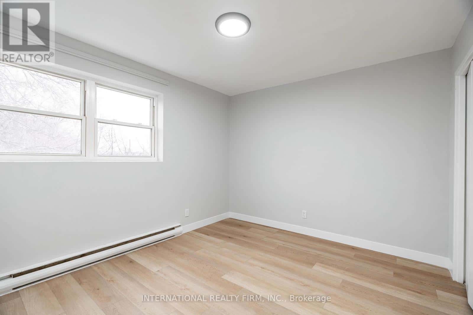 8 - 24 BROOKSIDE STREET — London South (South A) - Photo 5 of 14