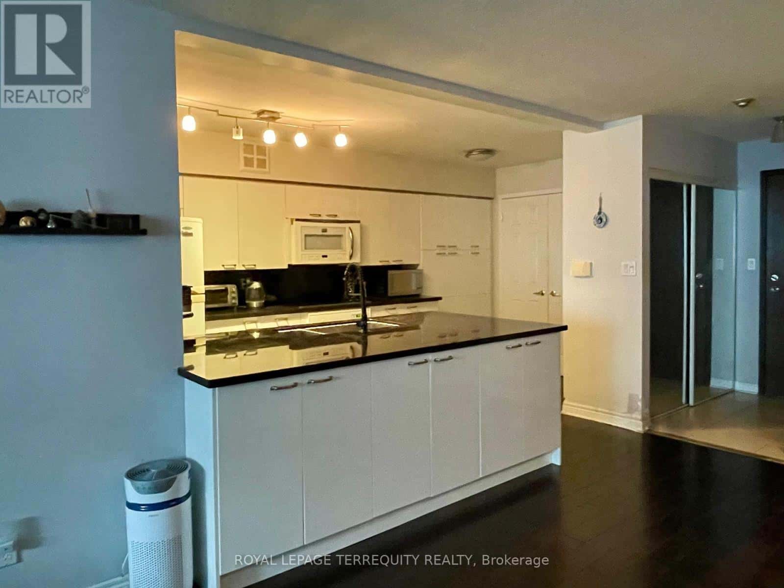 1009 - 30 GREENFIELD AVENUE — Toronto (Willowdale East), Ontario - Photo 3 of 45