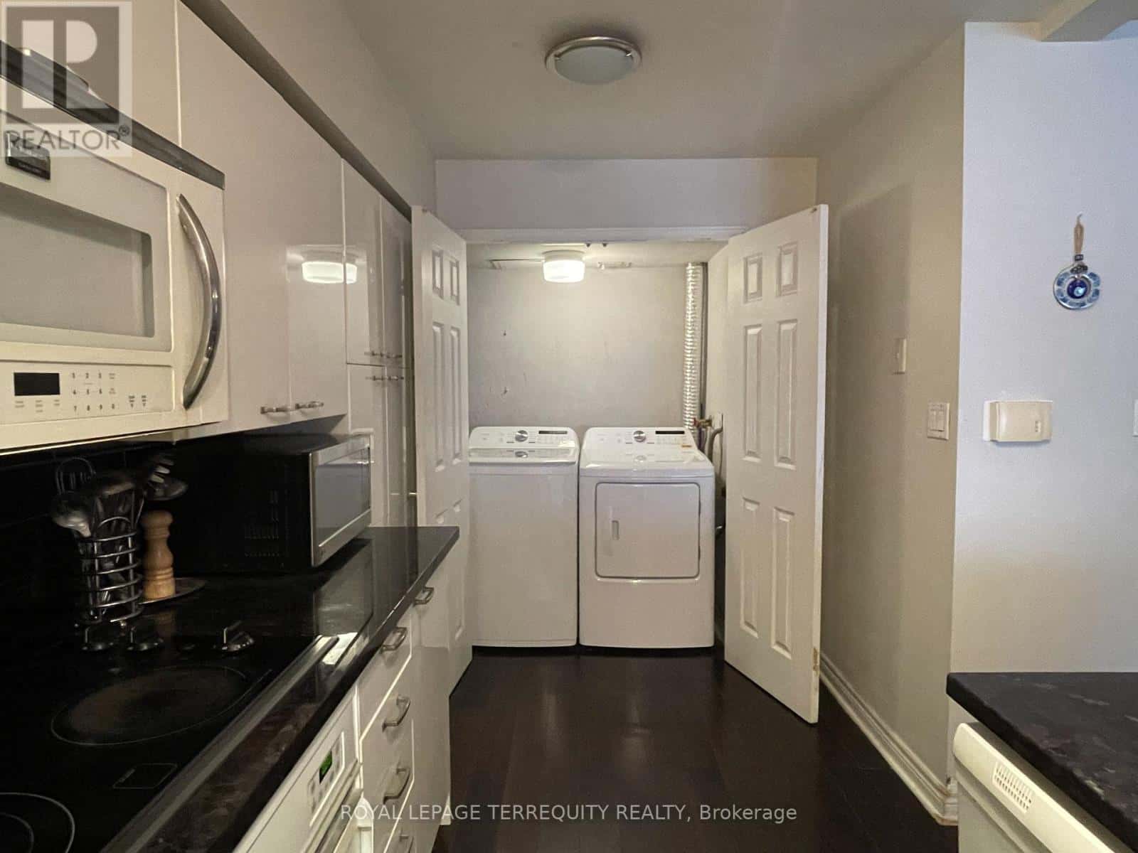 1009 - 30 GREENFIELD AVENUE — Toronto (Willowdale East), Ontario - Photo 4 of 45