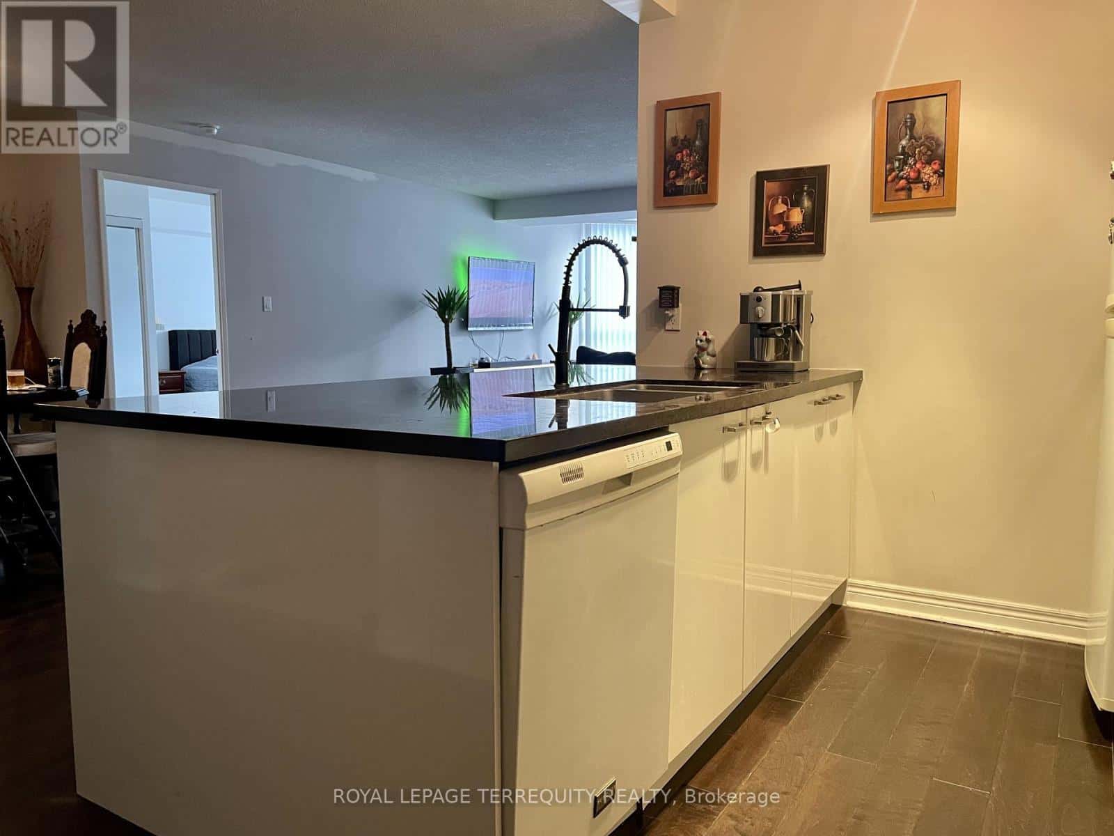 1009 - 30 GREENFIELD AVENUE — Toronto (Willowdale East), Ontario - Photo 5 of 45