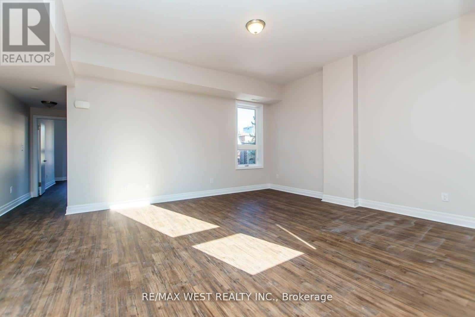 Toronto (Kensington-Chinatown) — Toronto (Kensington-Chinatown) - Photo 3 of 18