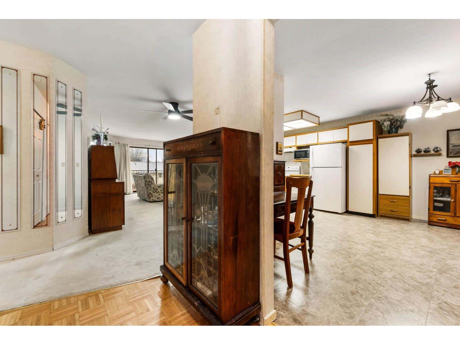 202 33233 E BOURQUIN CRESCENT — Abbotsford, British Columbia - Photo 5 of 30