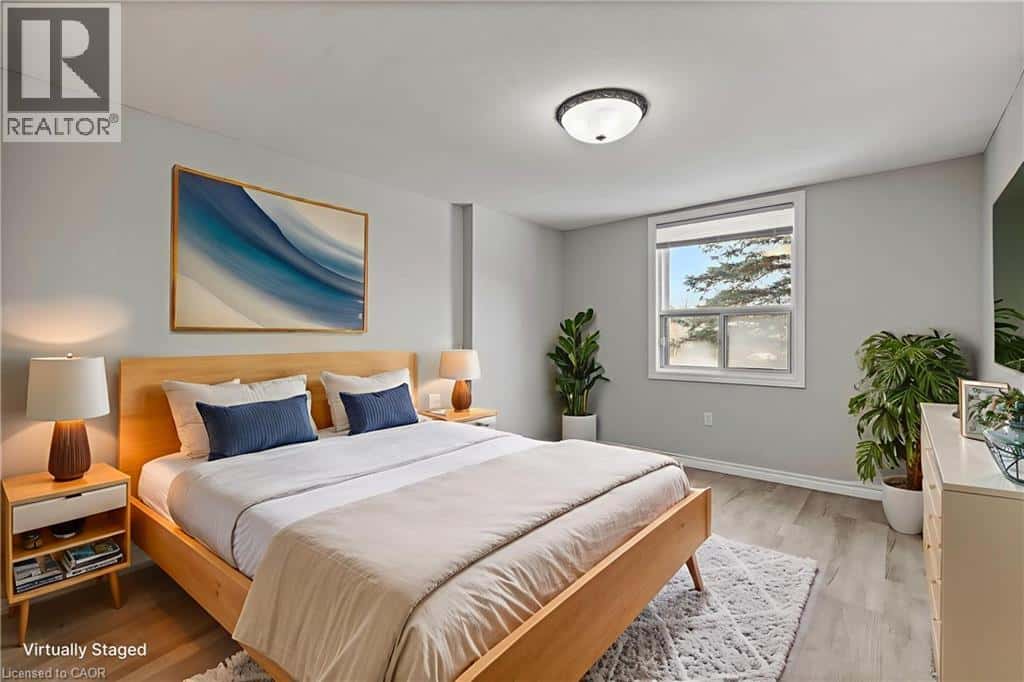 Cambridge — Cambridge - Photo 2 of 43