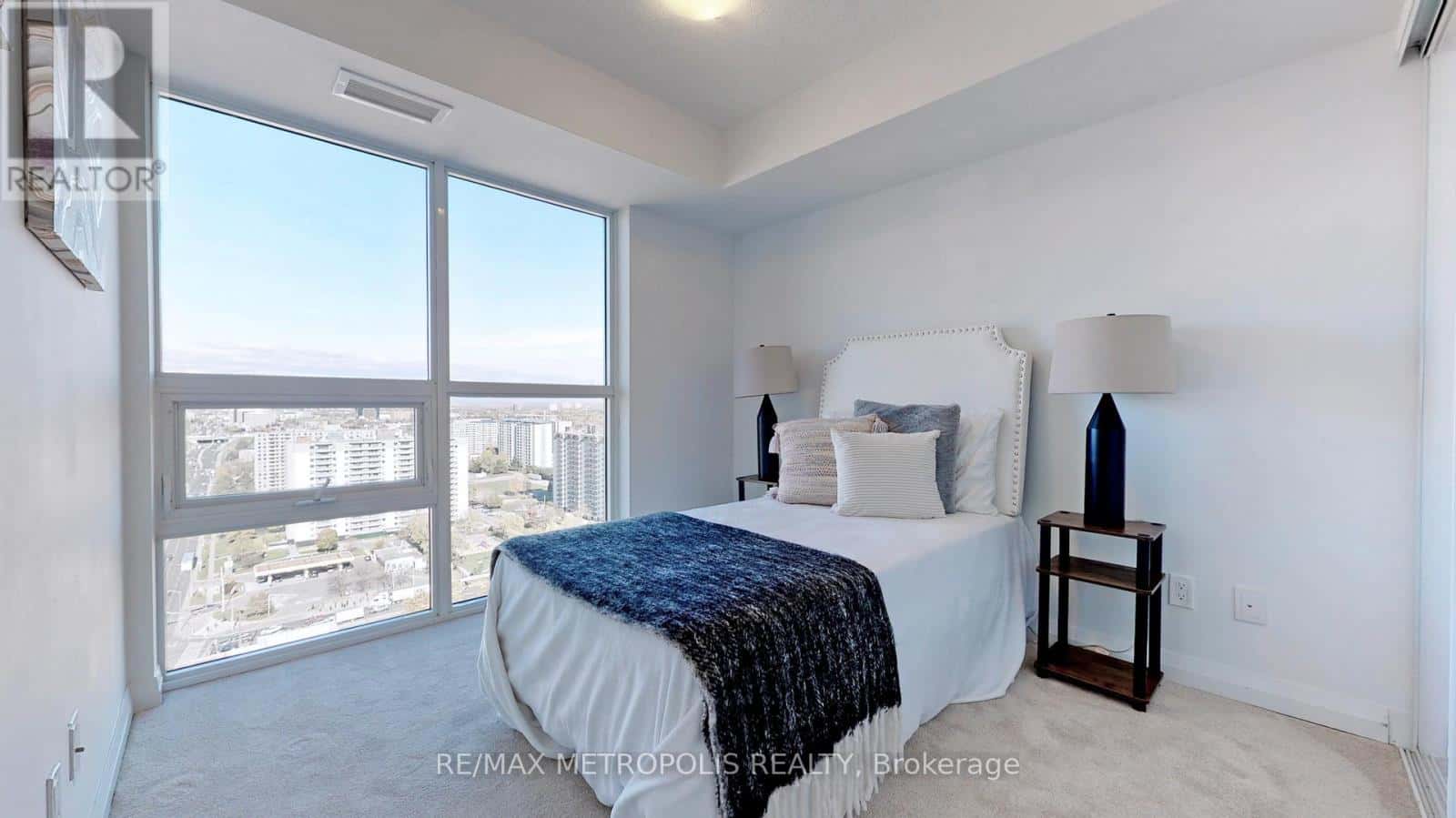 Toronto (Woburn) — Toronto (Woburn) - Photo 2 of 42