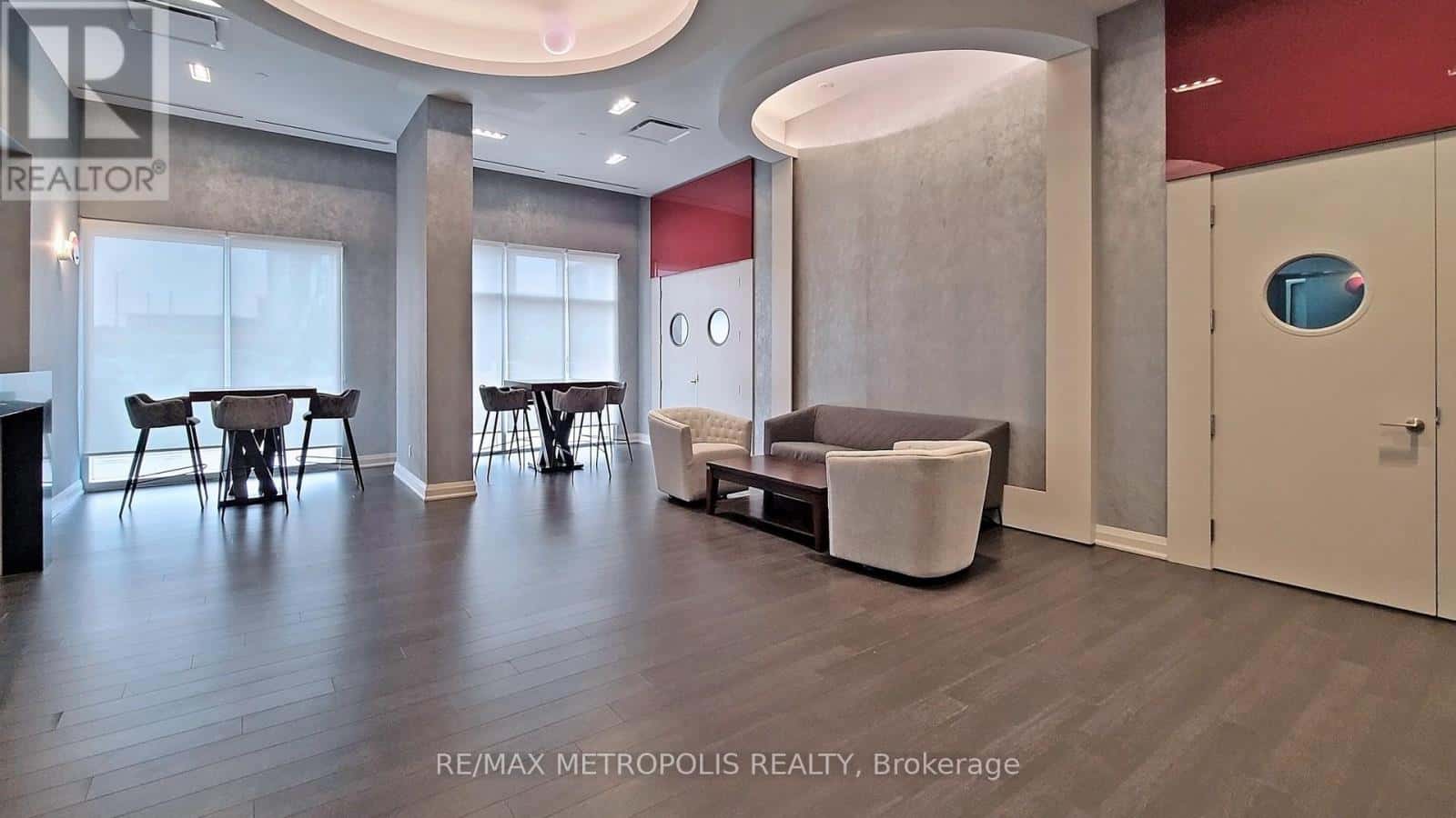 Toronto (Woburn) — Toronto (Woburn) - Photo 4 of 42