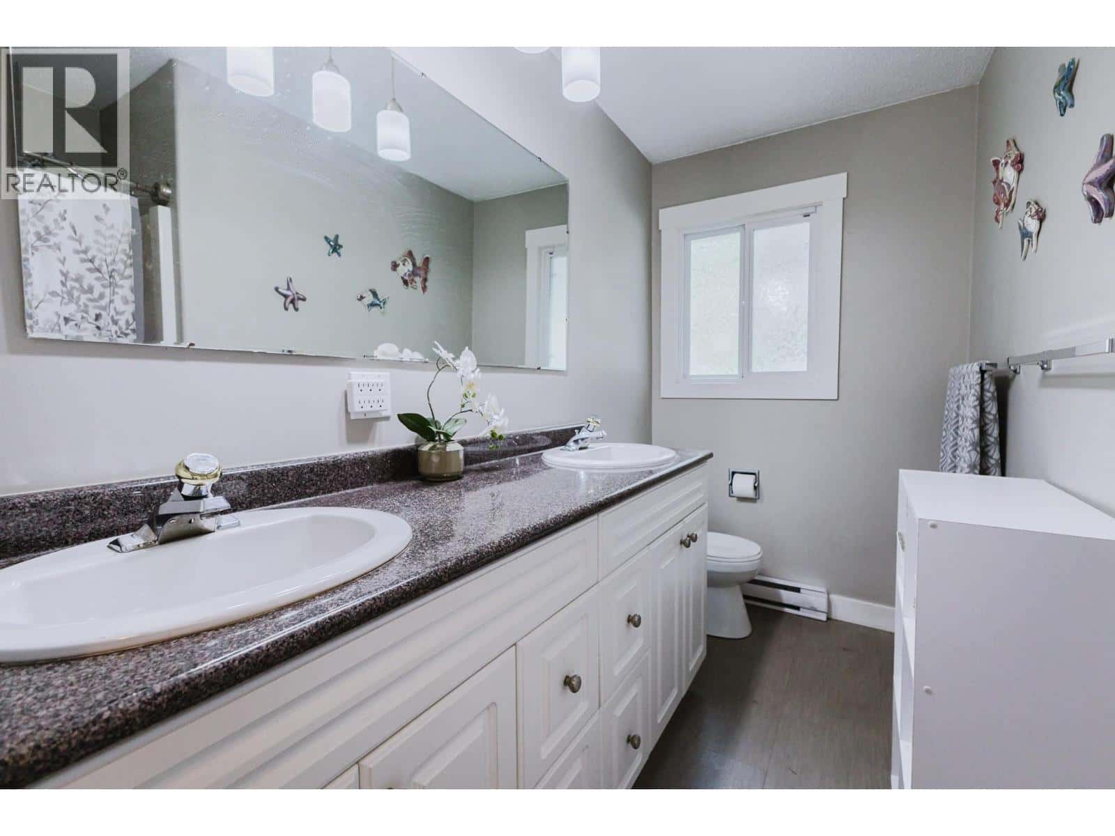 Kelowna — Kelowna - Photo 3 of 41