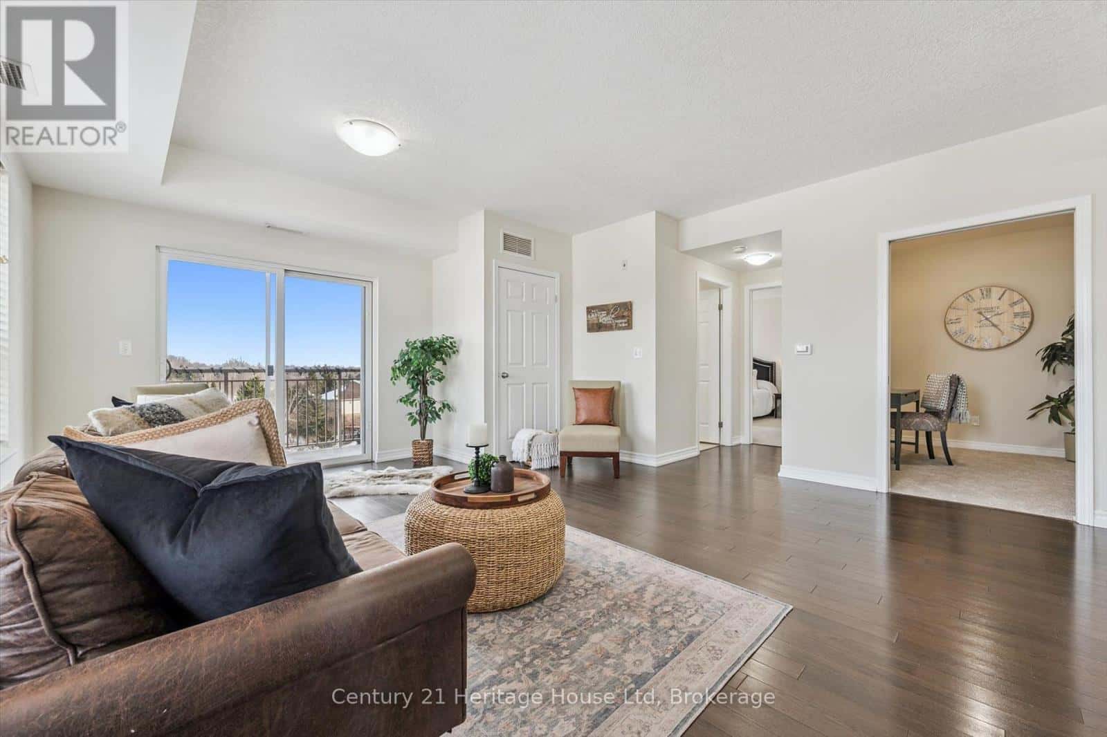 Guelph (Willow West/Sugarbush/West Acres) — Guelph (Willow West/Sugarbush/West Acres) - Photo 2 of 35