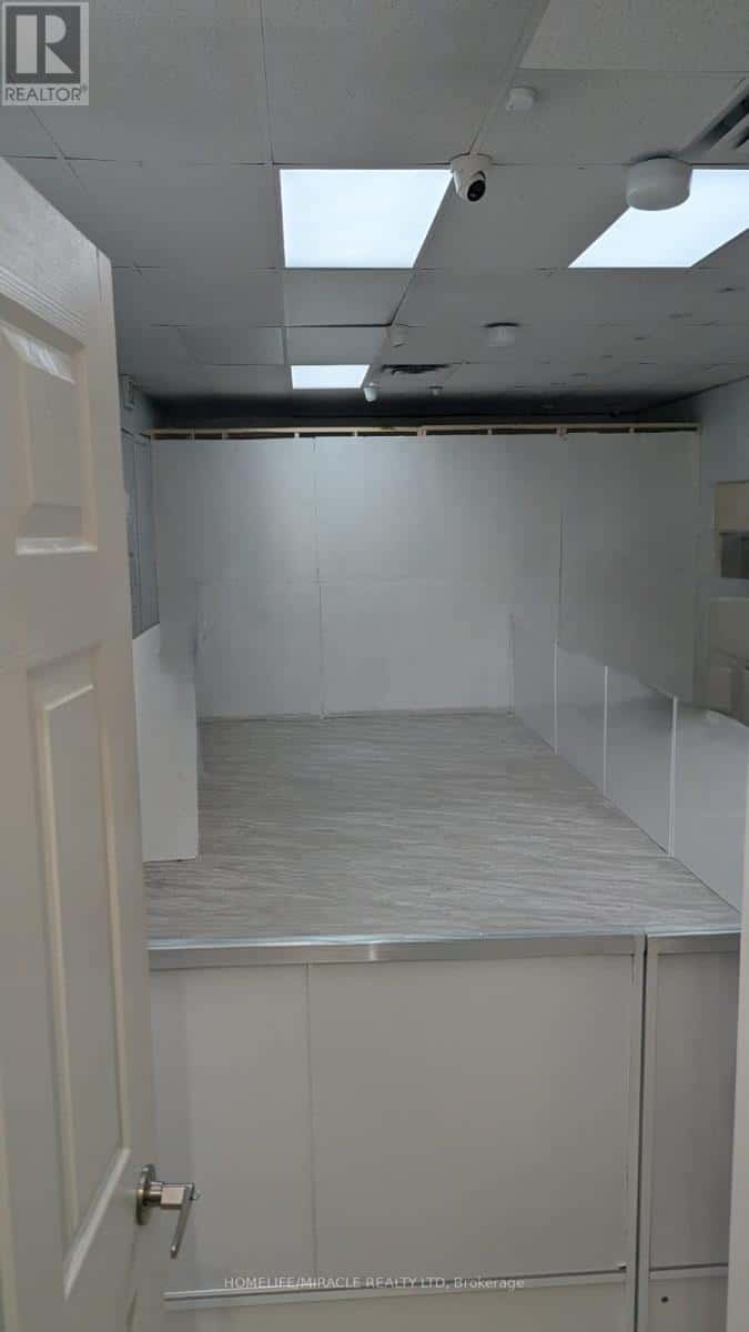 London South (South Y) — London South (South Y) - Photo 2 of 9