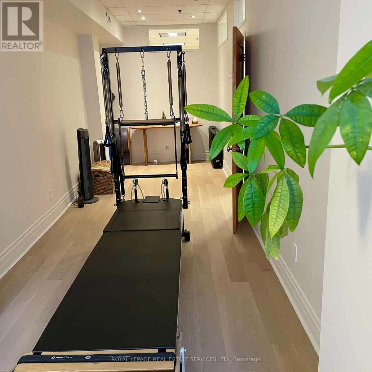 Toronto (Annex) — Toronto (Annex) - Photo 4 of 11