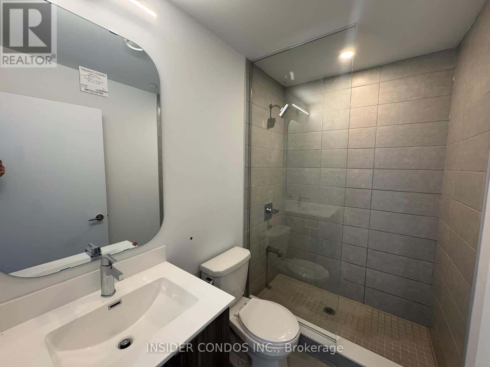 Toronto (Waterfront Communities) — Toronto (Waterfront Communities) - Photo 5 of 15