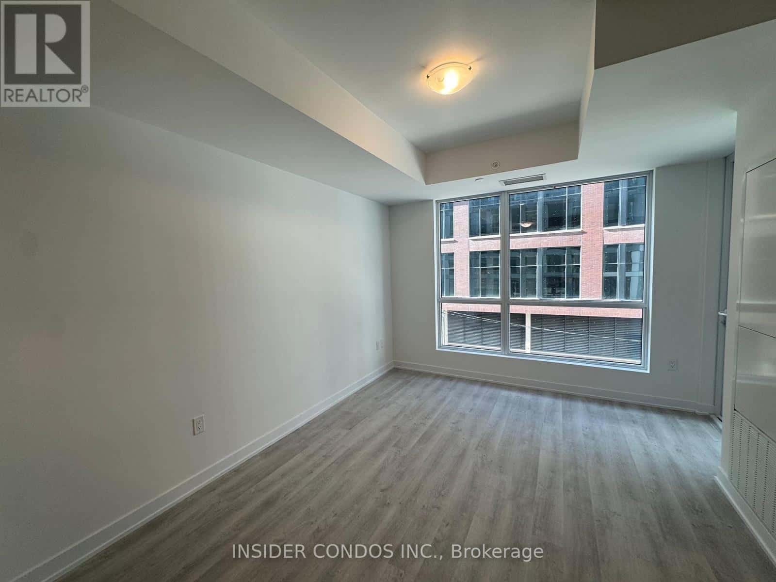 Toronto (Waterfront Communities) — Toronto (Waterfront Communities) - Photo 2 of 15