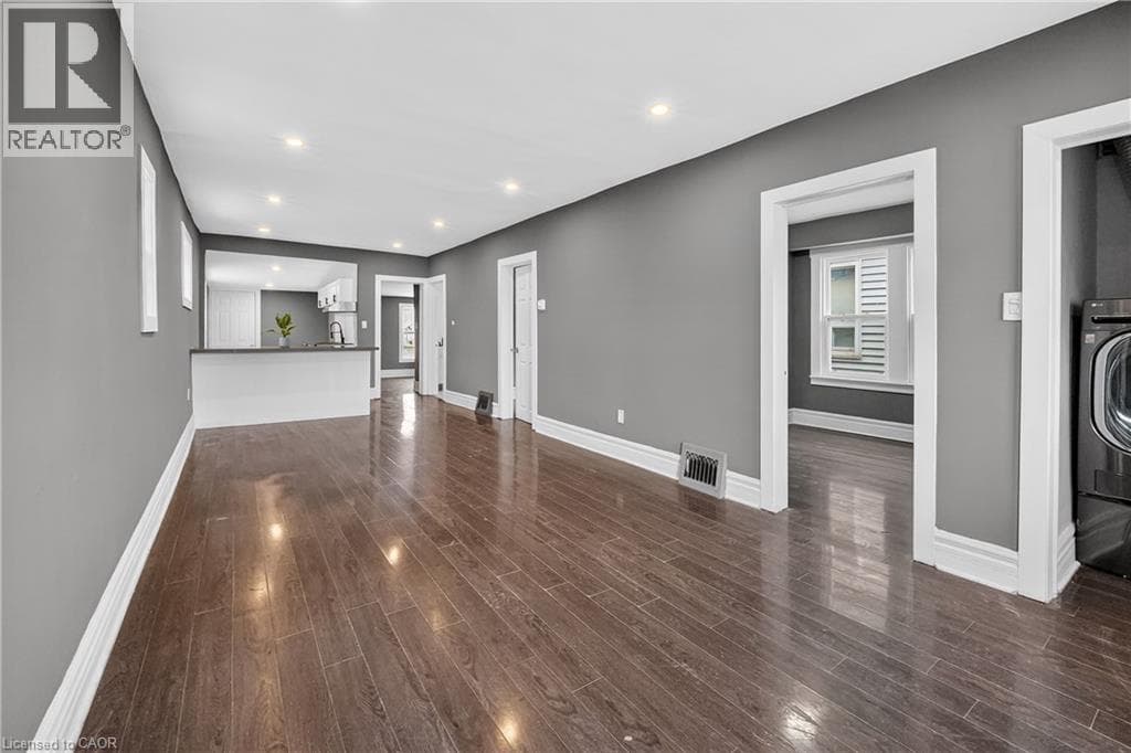 Hamilton — Hamilton - Main photo