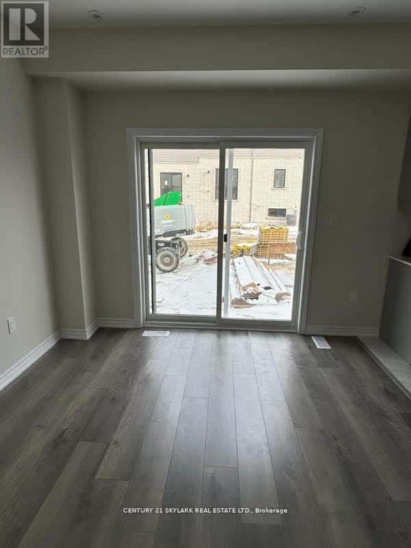 Barrie (Innis-Shore) — Barrie (Innis-Shore) - Photo 4 of 33