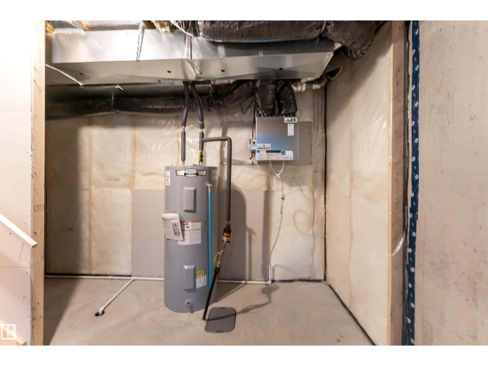 Edmonton — Edmonton - Photo 4 of 33