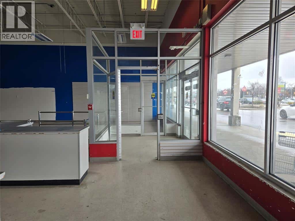 Windsor — Windsor - Photo 4 of 18