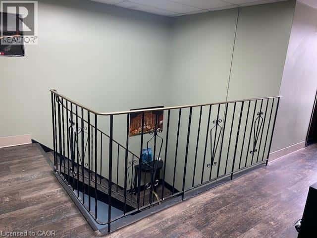 365 GRAYS Road — Hamilton - Photo 3 of 8