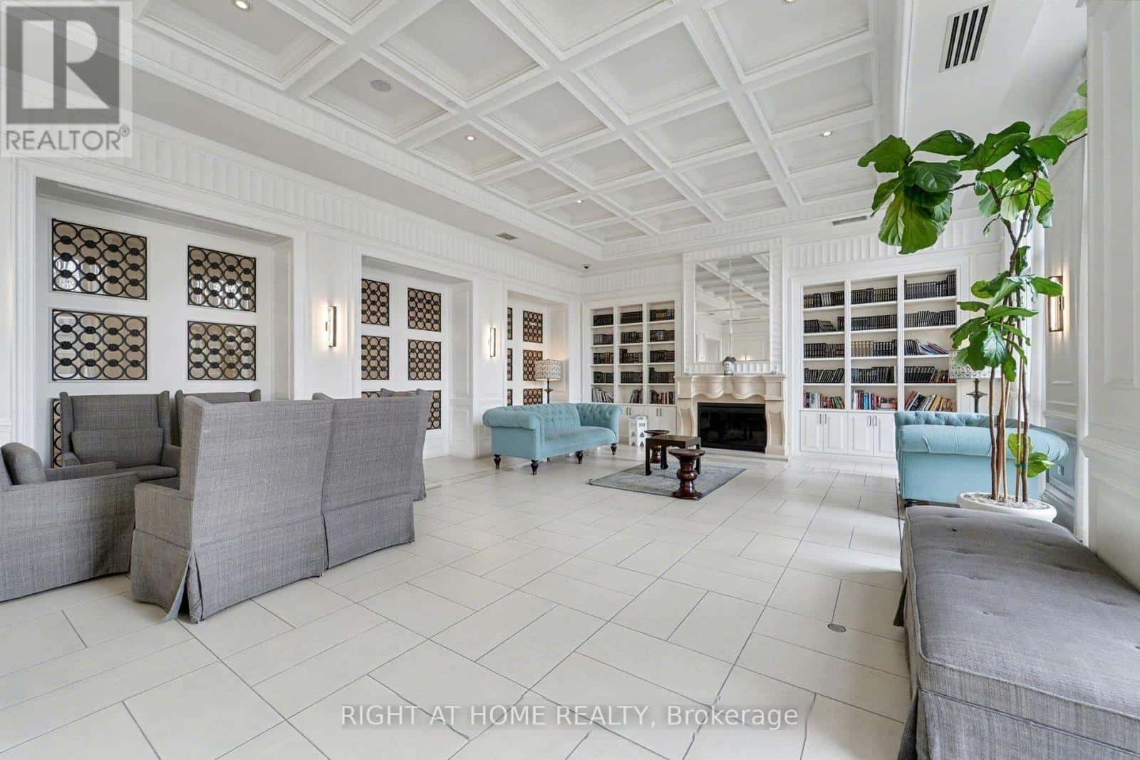 Toronto (Newtonbrook West) — Toronto (Newtonbrook West) - Photo 2 of 22