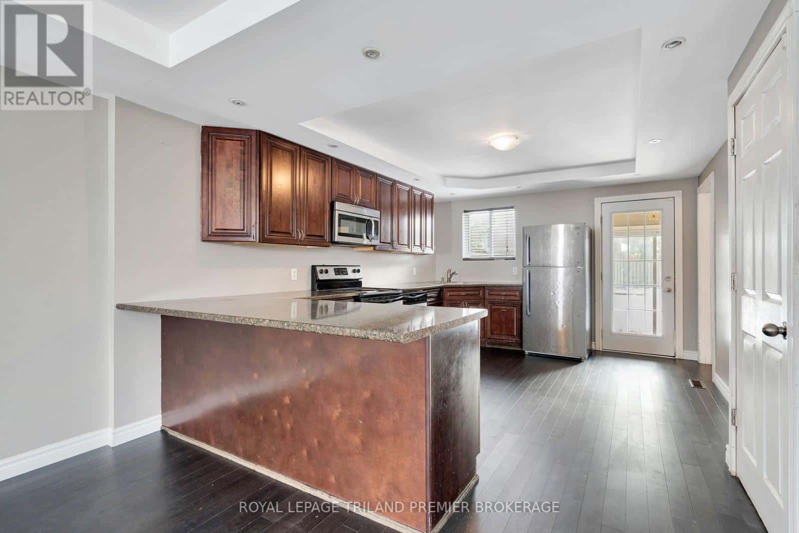 London South (South I) — London South (South I) - Photo 3 of 30