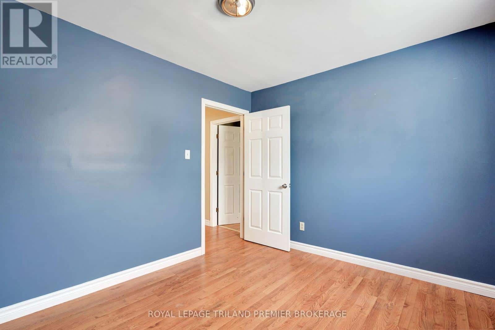 London South (South I) — London South (South I) - Photo 2 of 30