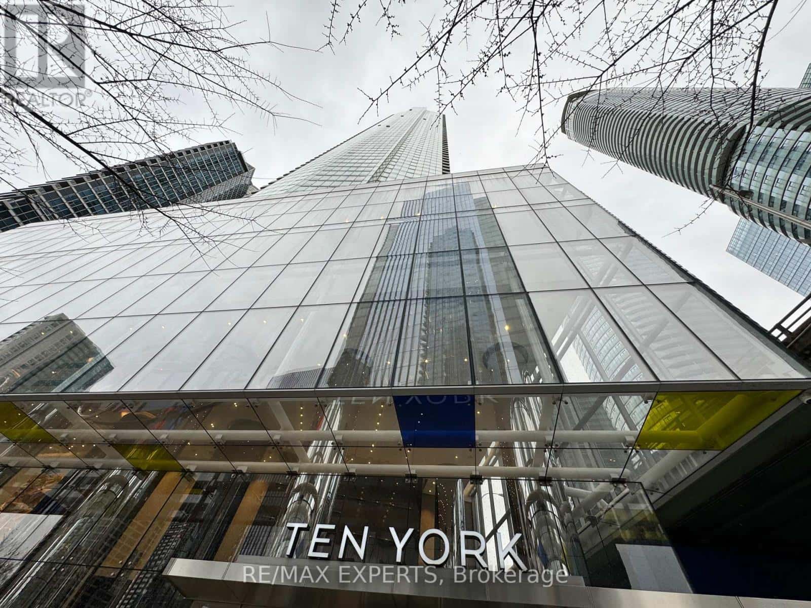 Toronto (Waterfront Communities) — Toronto (Waterfront Communities) - Photo 5 of 35