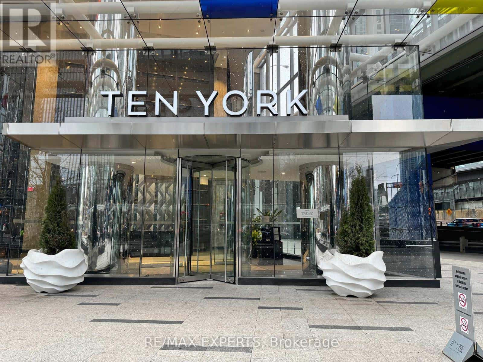 Toronto (Waterfront Communities) — Toronto (Waterfront Communities) - Photo 3 of 35