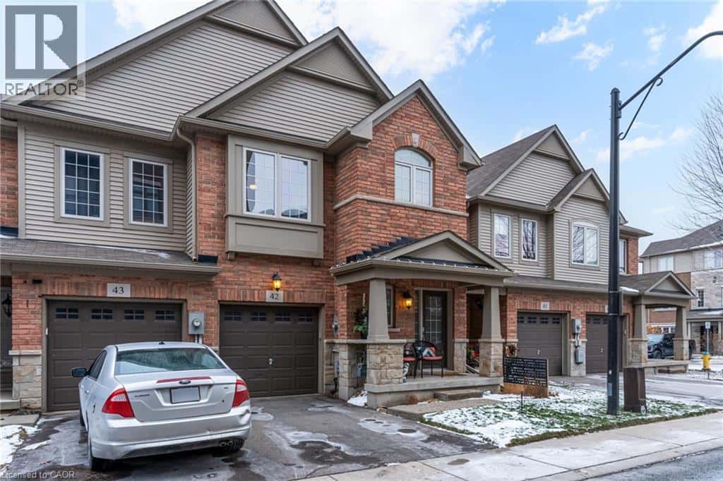 515 WINSTON Road Unit# 42 — Grimsby, Ontario - Photo 2 of 48