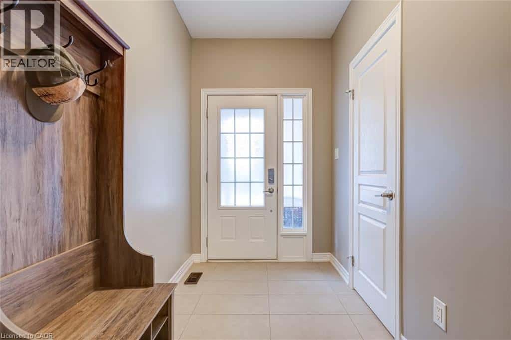 515 WINSTON Road Unit# 42 — Grimsby, Ontario - Photo 4 of 48