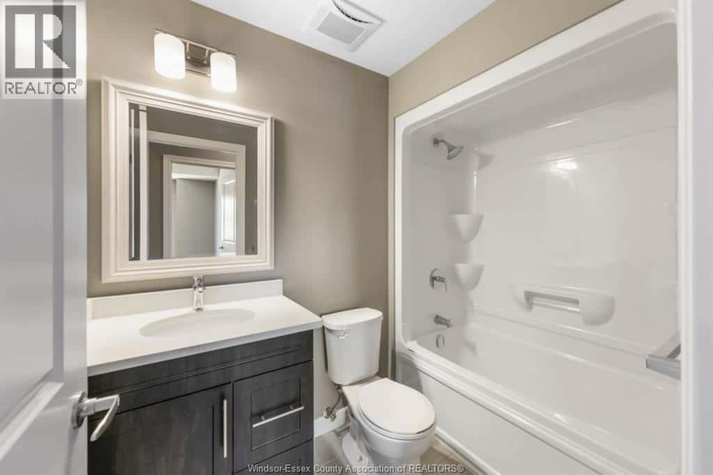 Windsor — Windsor - Photo 3 of 12