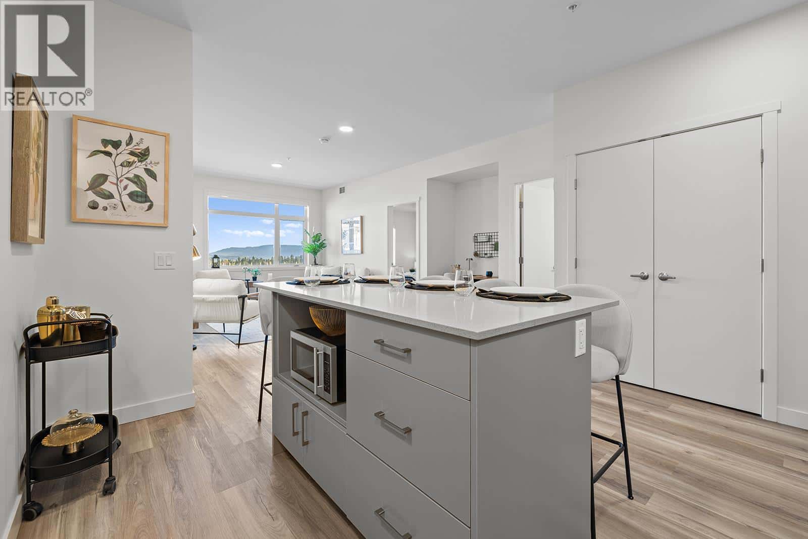 Kelowna — Kelowna - Photo 3 of 62