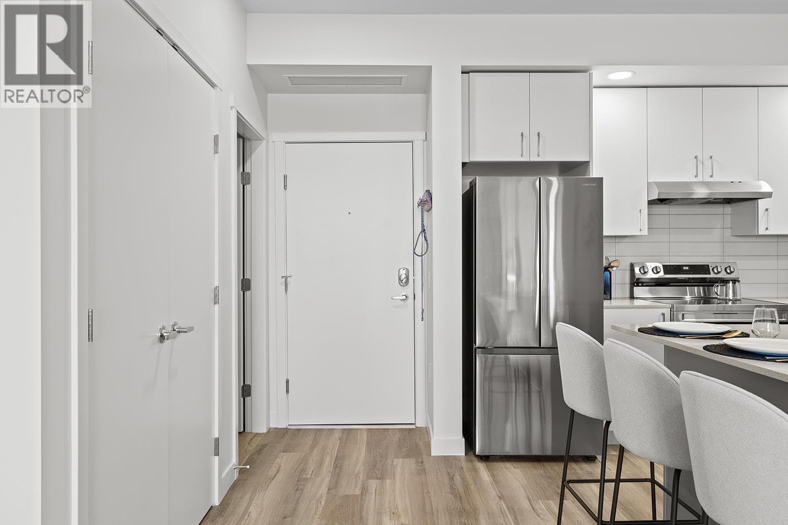 Kelowna — Kelowna - Main photo