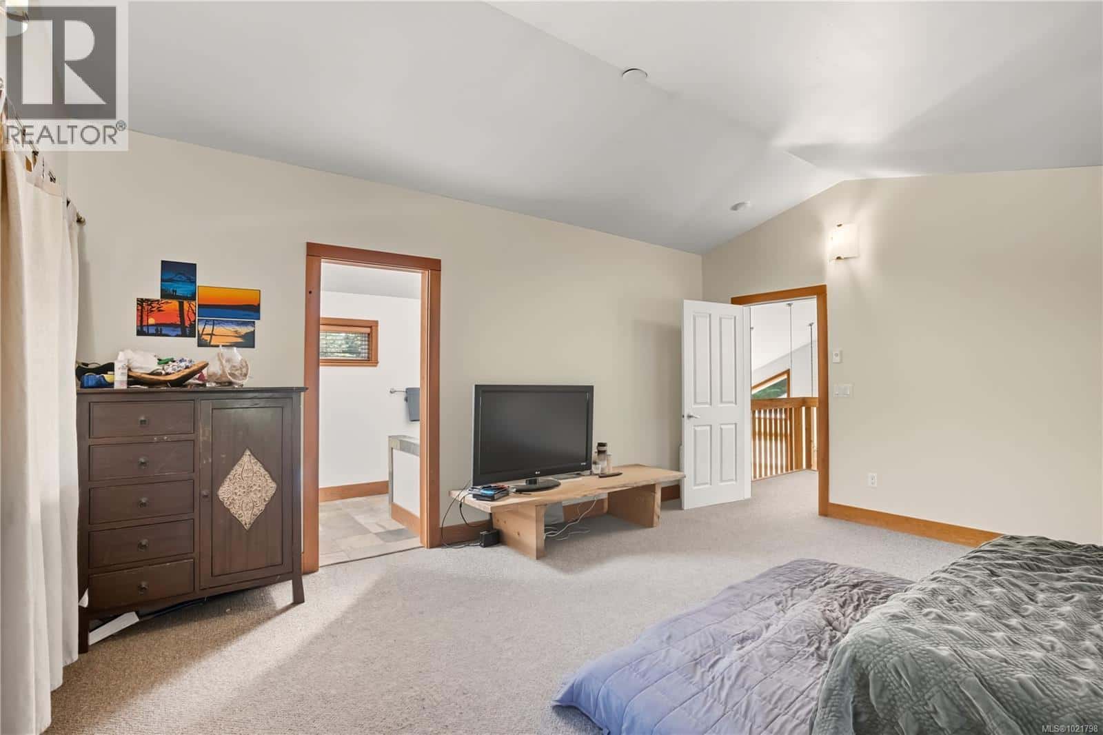 Ucluelet — Ucluelet - Photo 3 of 44