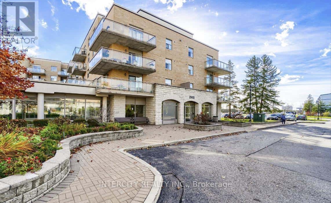 Vaughan (Maple) — Vaughan (Maple) - Photo 2 of 19