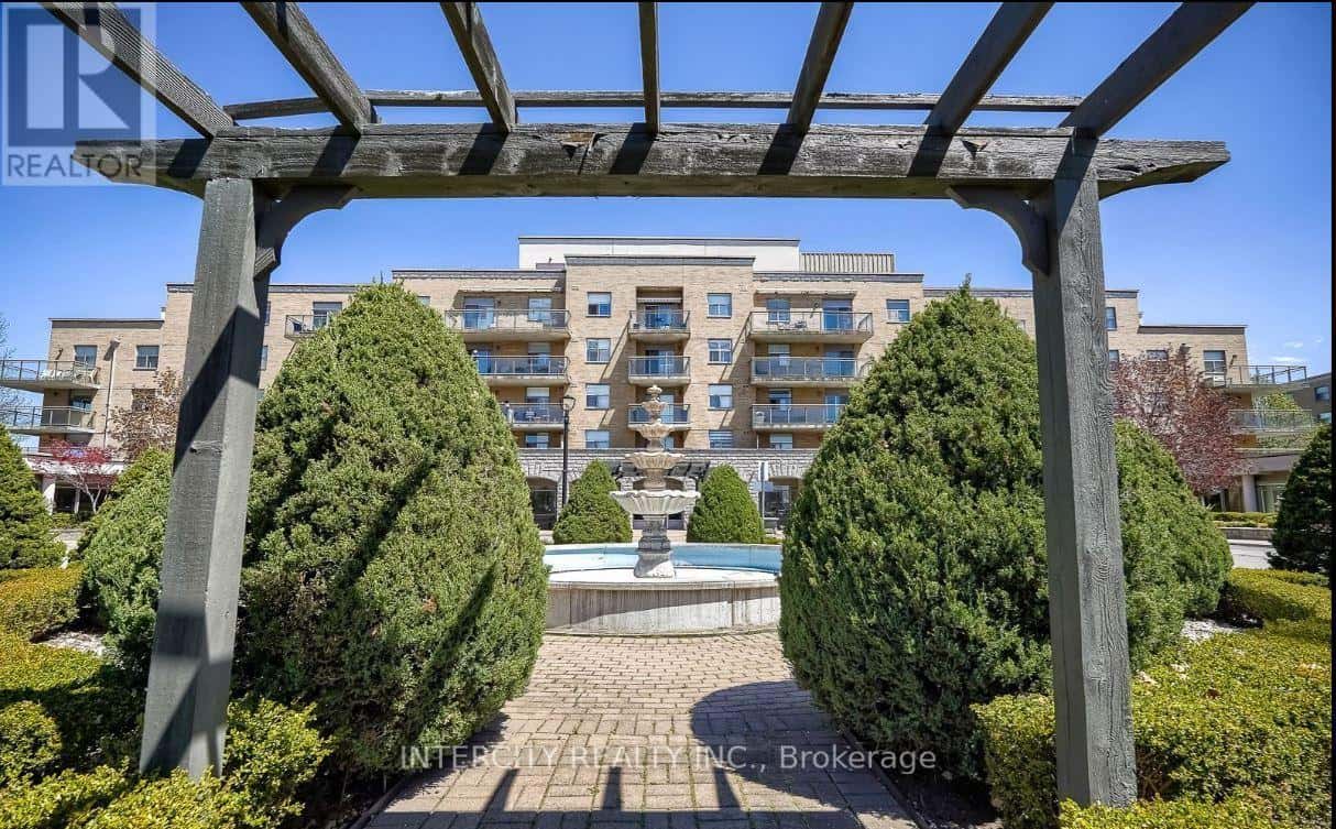 Vaughan (Maple) — Vaughan (Maple) - Photo 4 of 19