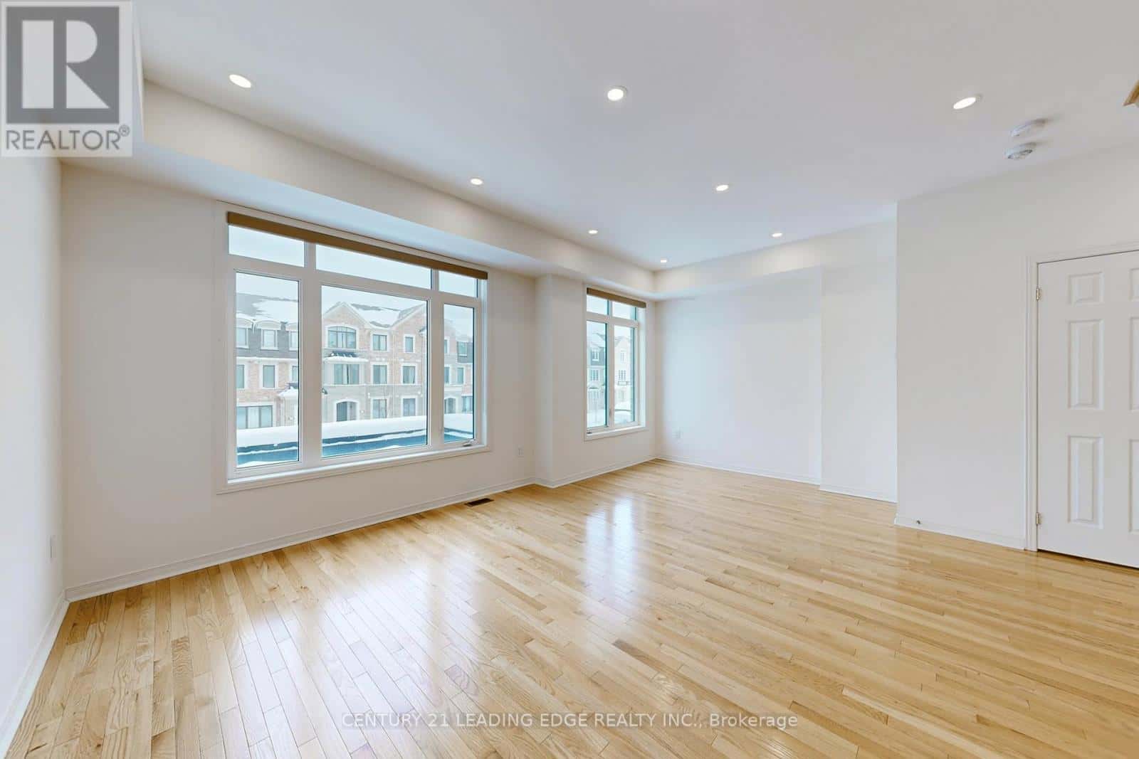 Richmond Hill — Richmond Hill - Photo 4 of 28