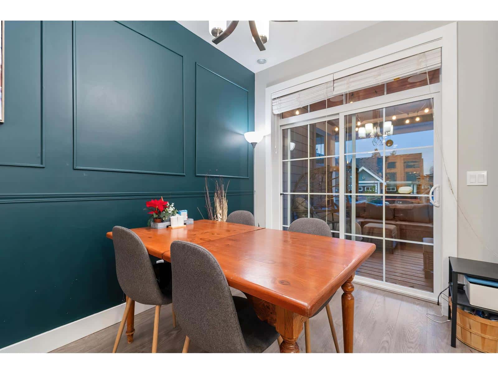 Chilliwack — Chilliwack - Photo 4 of 24